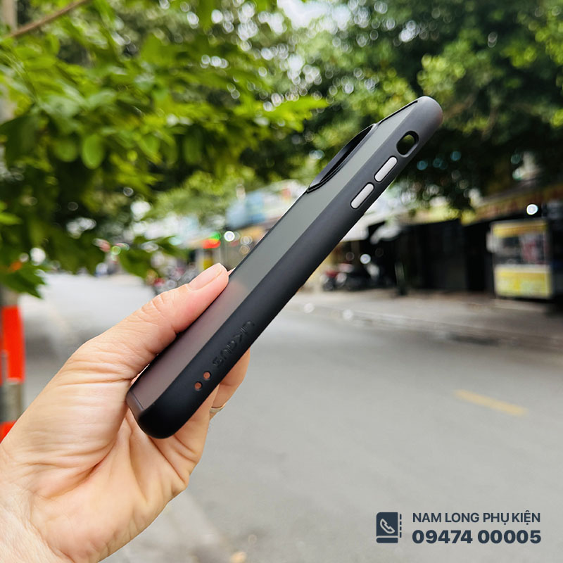 Ốp lưng iPhone 11 Likgus lưng nhám chống sốc tốt